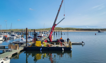 pontoon header